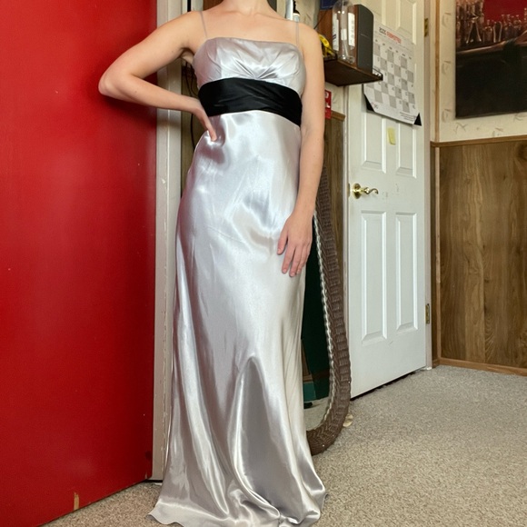 silver satin y2k maxi dress with black satin sash - Picture 1 of 8